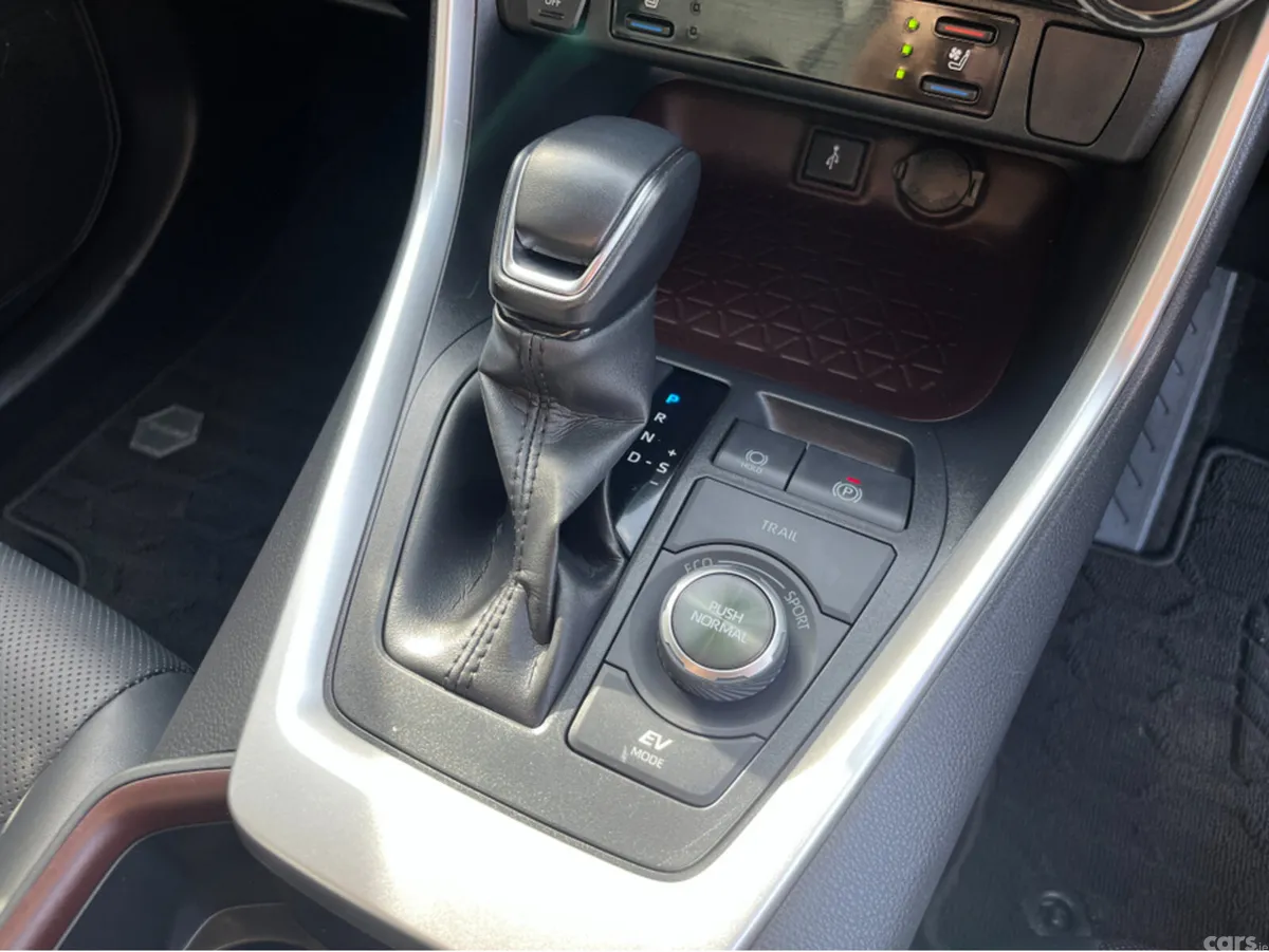 Toyota RAV4 SUV, Petrol Hybrid, 2022, Red
