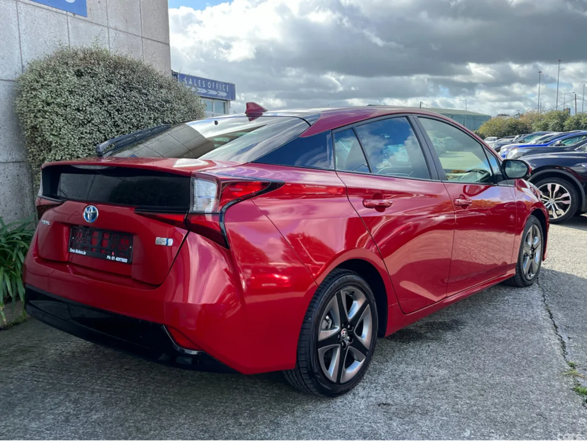 Toyota Prius Saloon, Petrol Hybrid, 2020, Red