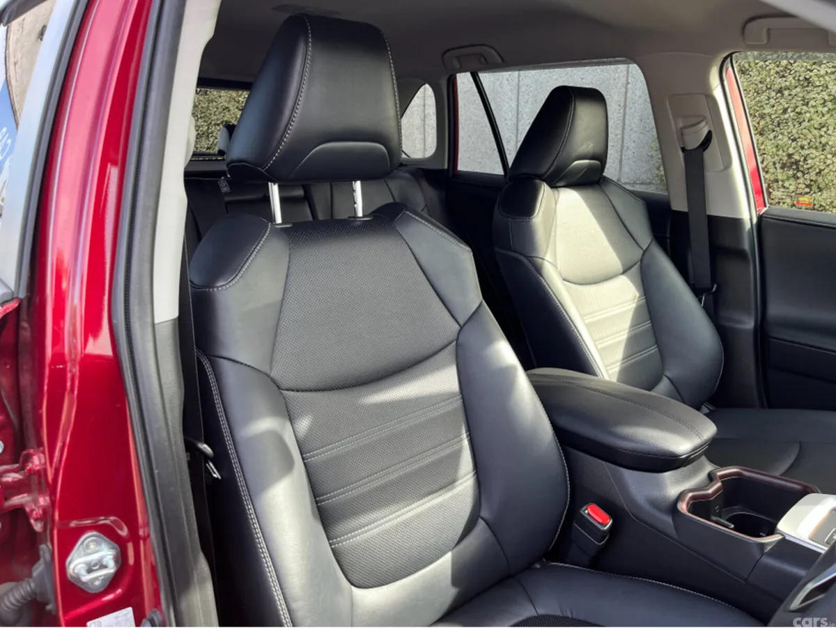 Toyota RAV4 SUV, Petrol Hybrid, 2022, Red