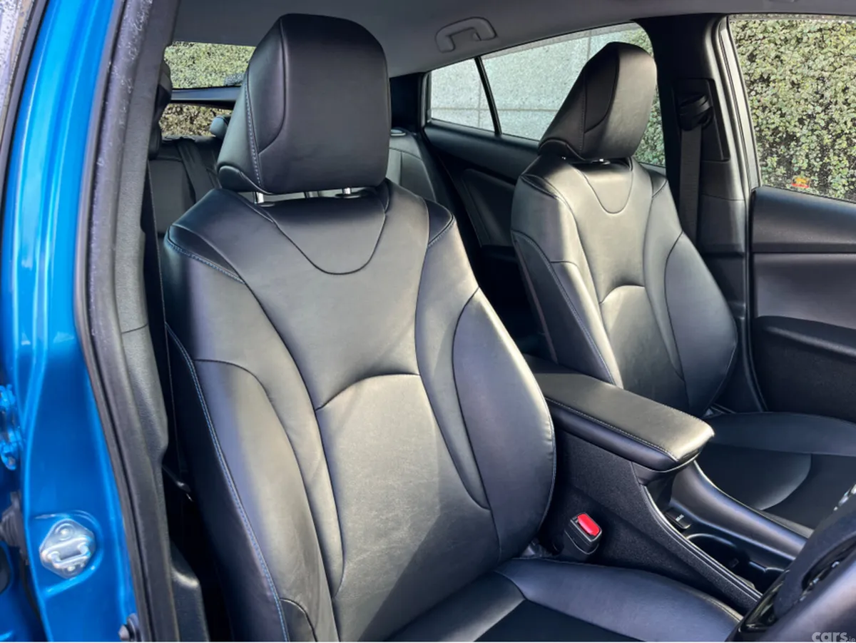 Toyota Prius Saloon, Petrol Hybrid, 2019, Blue