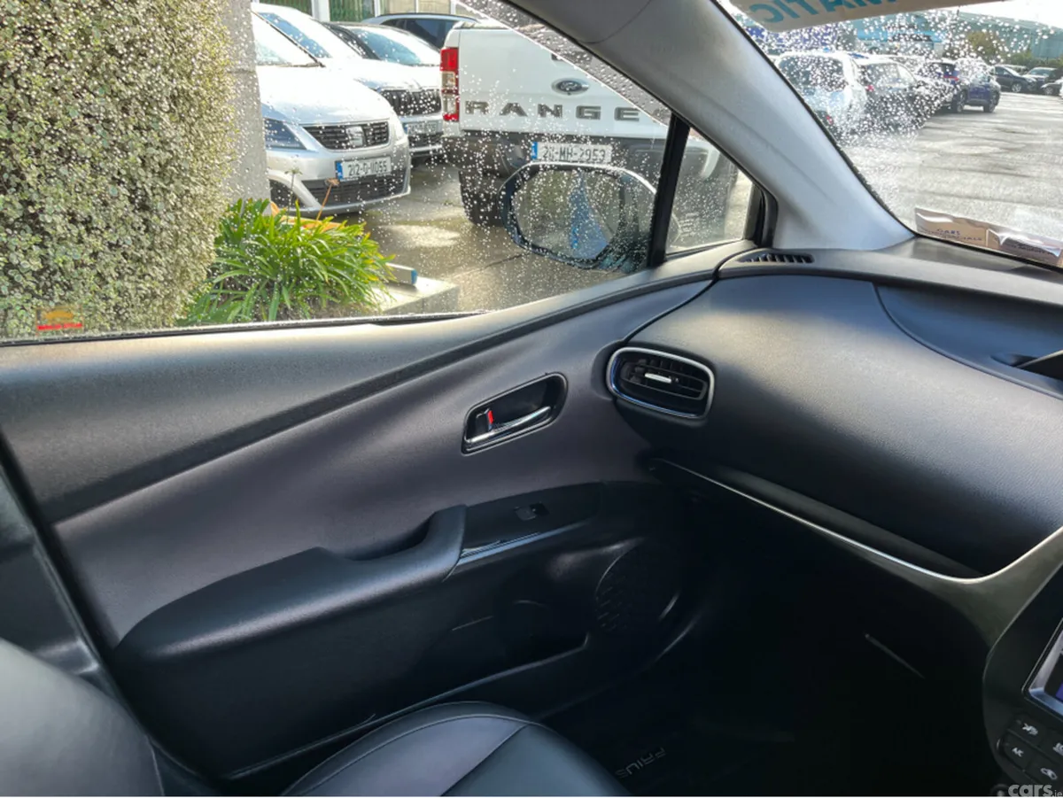 Toyota Prius Saloon, Petrol Hybrid, 2019, Blue