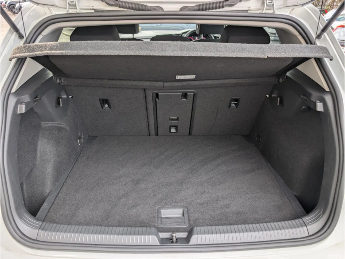 Volkswagen Golf Hatchback, Petrol, 2020, White
