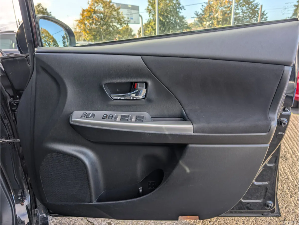 Toyota Prius MPV, Petrol Hybrid, 2018, Black