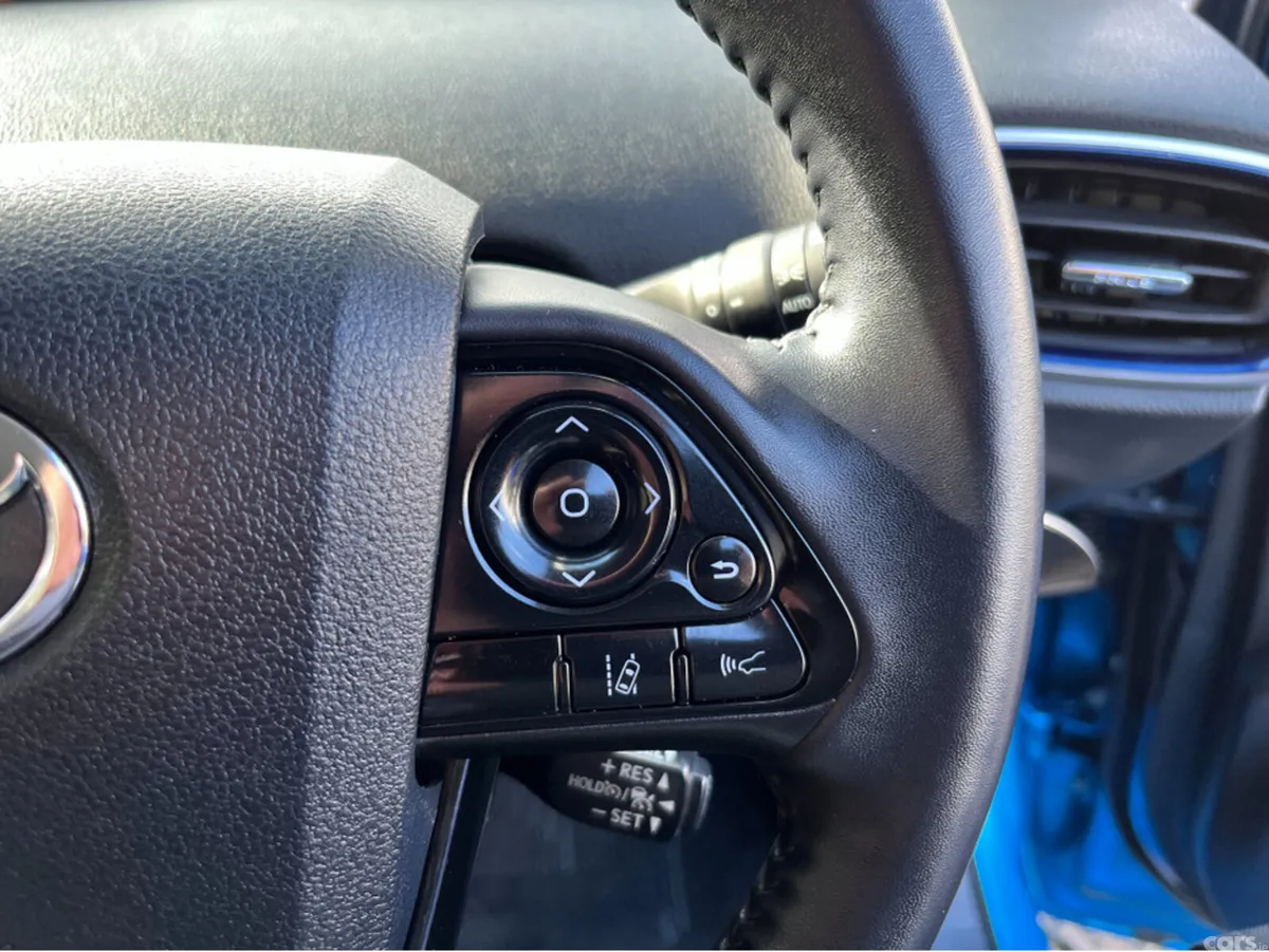 Toyota Prius Saloon, Petrol Hybrid, 2019, Blue