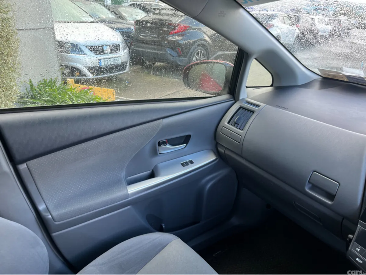 Toyota Prius MPV, Petrol Hybrid, 2014, Red