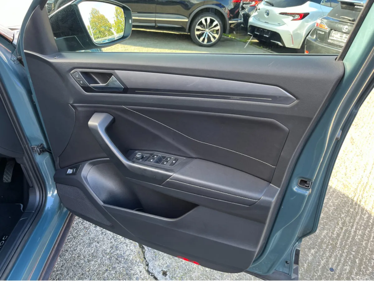 Volkswagen T-Roc SUV, Diesel, 2022, Green