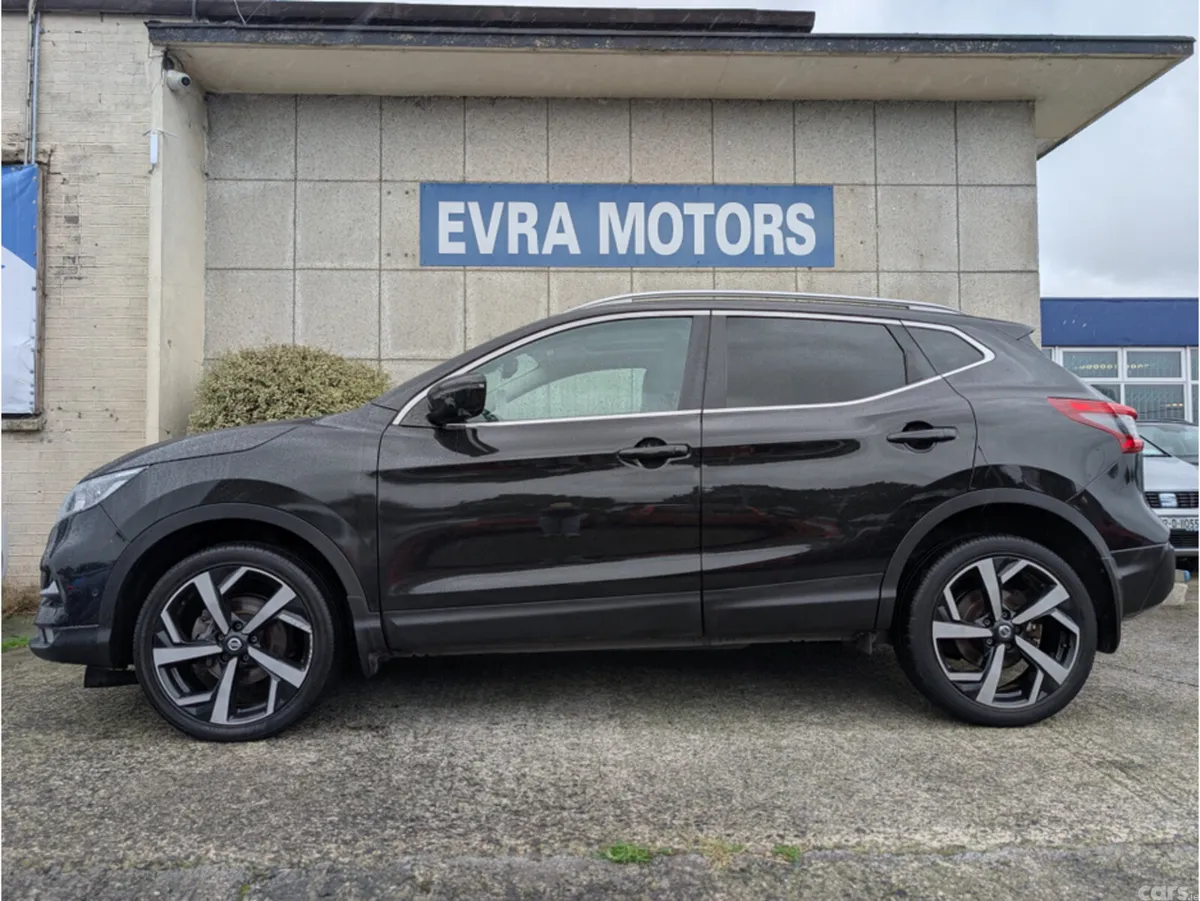 Nissan Qashqai SUV, Diesel, 2019, Black