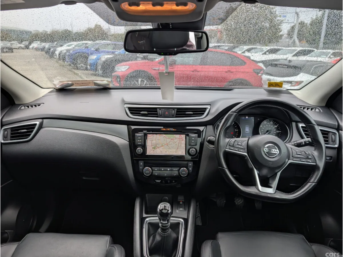 Nissan Qashqai SUV, Diesel, 2019, Black