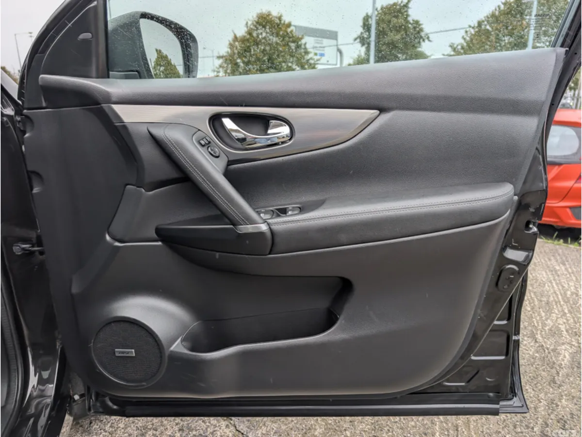 Nissan Qashqai SUV, Diesel, 2019, Black