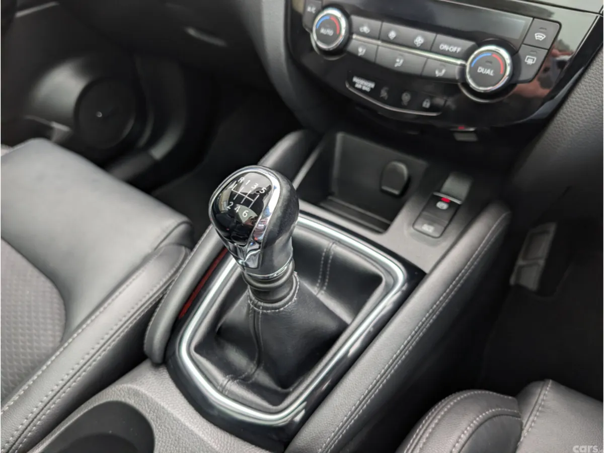 Nissan Qashqai SUV, Diesel, 2019, Black