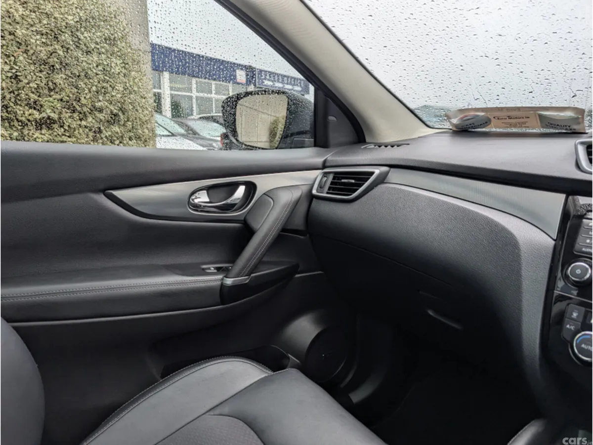 Nissan Qashqai SUV, Diesel, 2019, Black