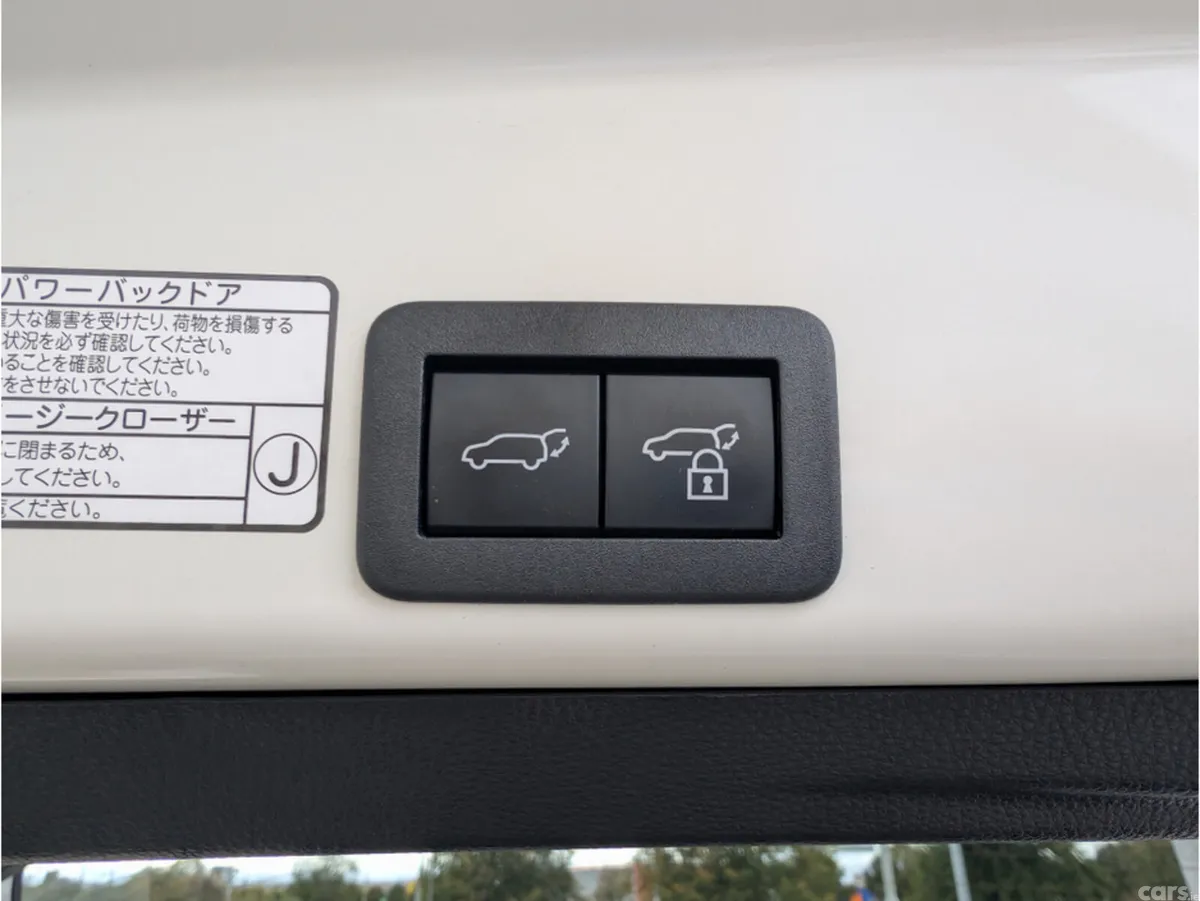 Toyota Yaris Cross Hatchback, Petrol Hybrid, 2022, White