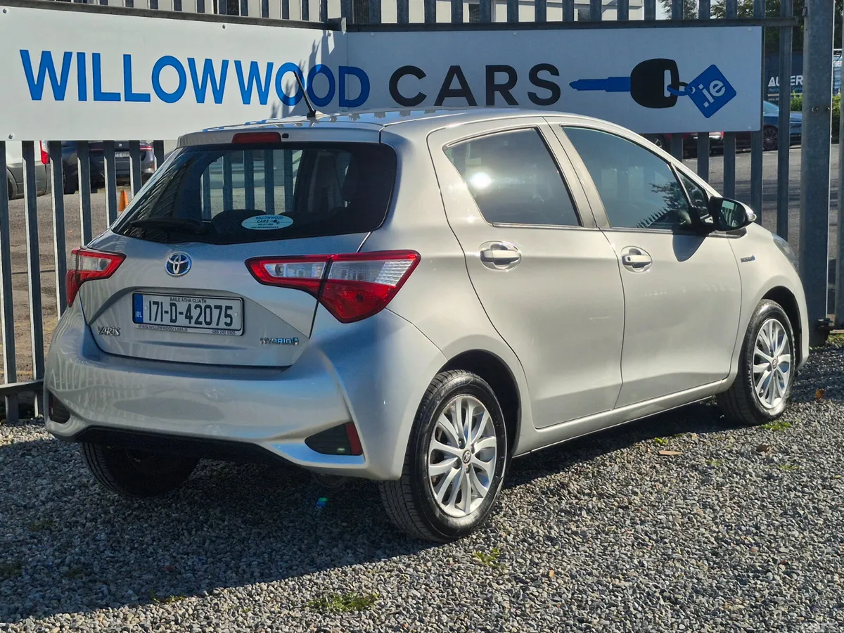 Toyota Yaris Hatchback, Petrol Hybrid, 2017, Grey