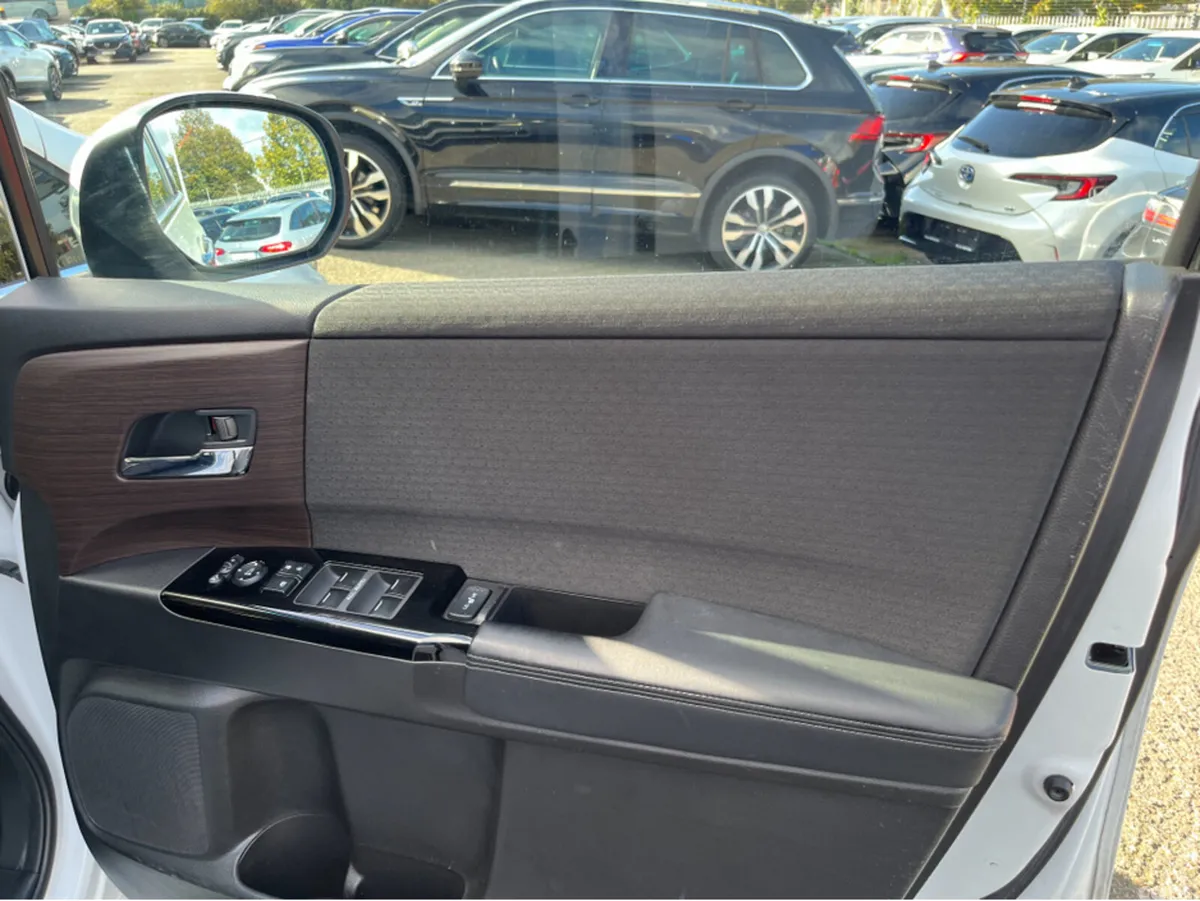 Honda Odyssey MPV, Petrol Hybrid, 2020, White