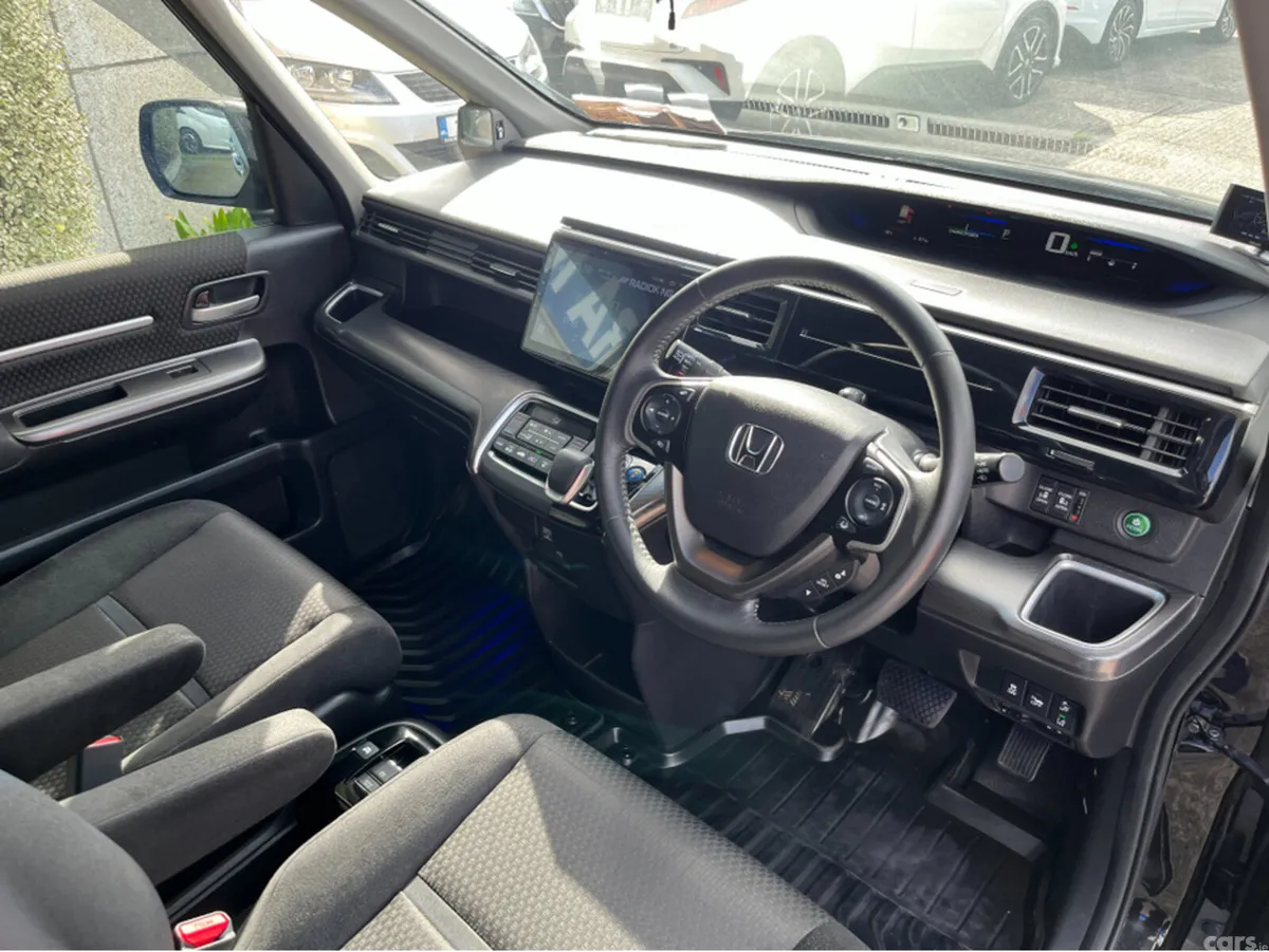 Honda Stepwagon MPV, Petrol Hybrid, 2019, Black