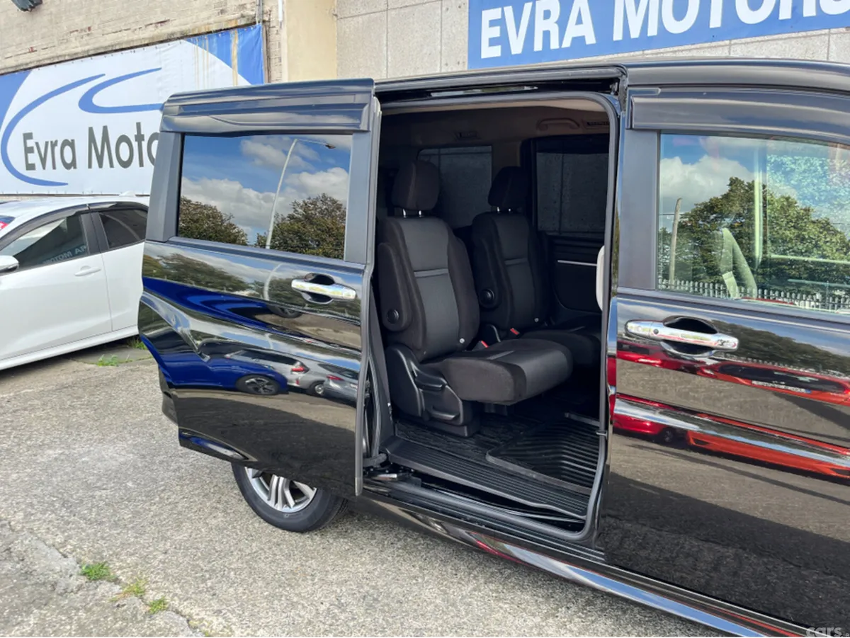Honda Stepwagon MPV, Petrol Hybrid, 2019, Black
