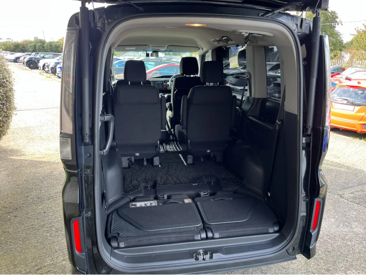 Honda Stepwagon MPV, Petrol Hybrid, 2019, Black