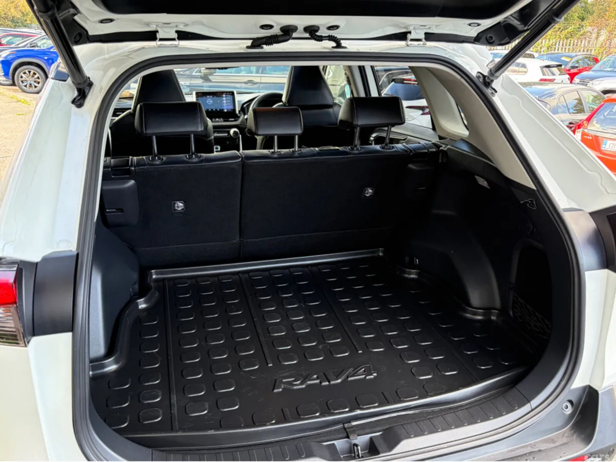 Toyota RAV4 SUV, Petrol Hybrid, 2020, White