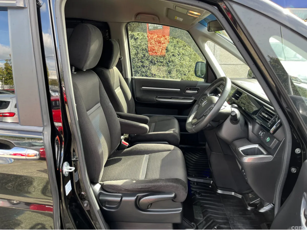 Honda Stepwagon MPV, Petrol Hybrid, 2019, Black