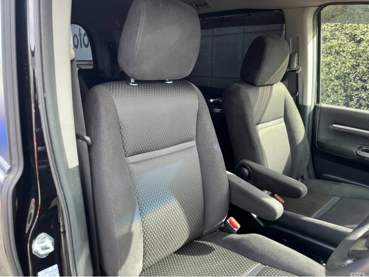 Honda Stepwagon MPV, Petrol Hybrid, 2019, Black