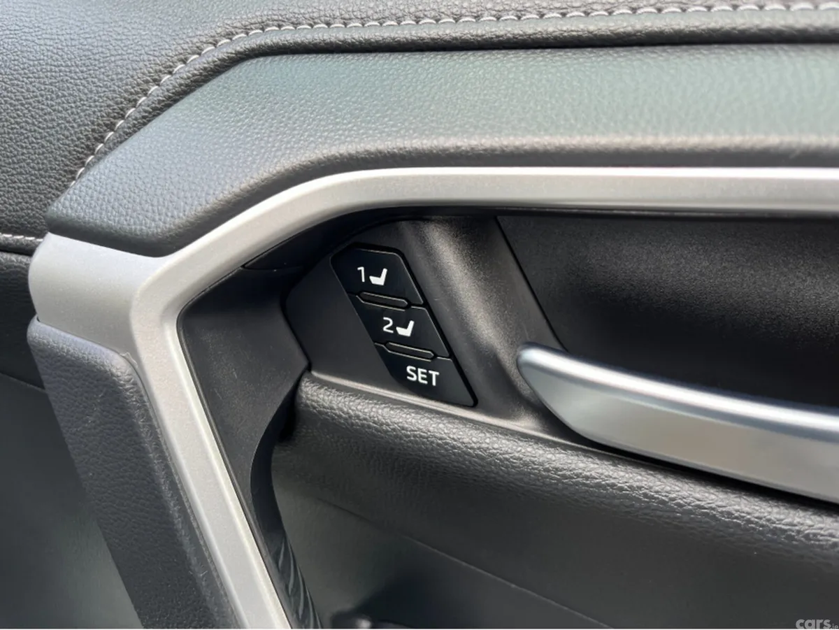 Toyota RAV4 SUV, Petrol Hybrid, 2019, White
