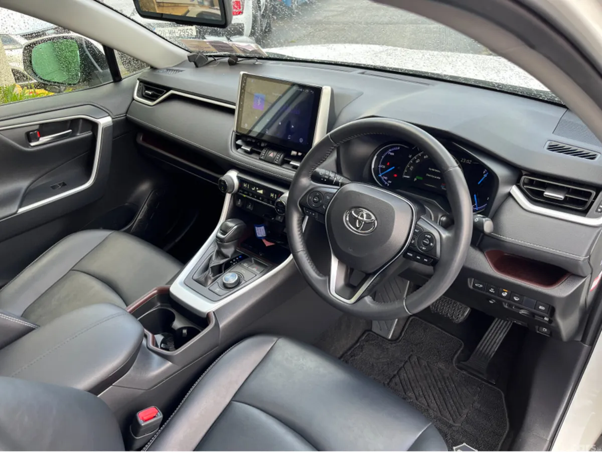 Toyota RAV4 SUV, Petrol Hybrid, 2019, White