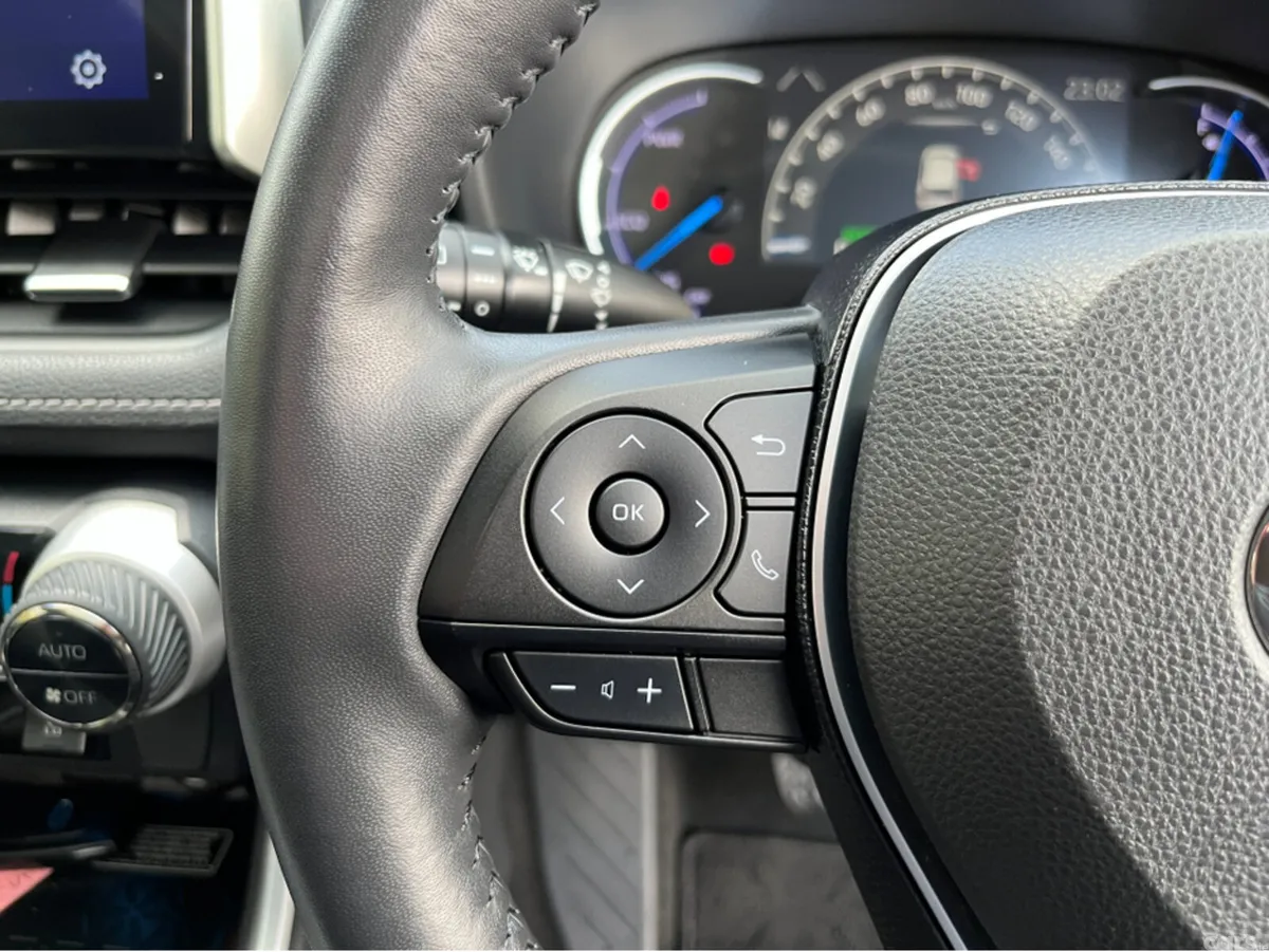Toyota RAV4 SUV, Petrol Hybrid, 2019, White