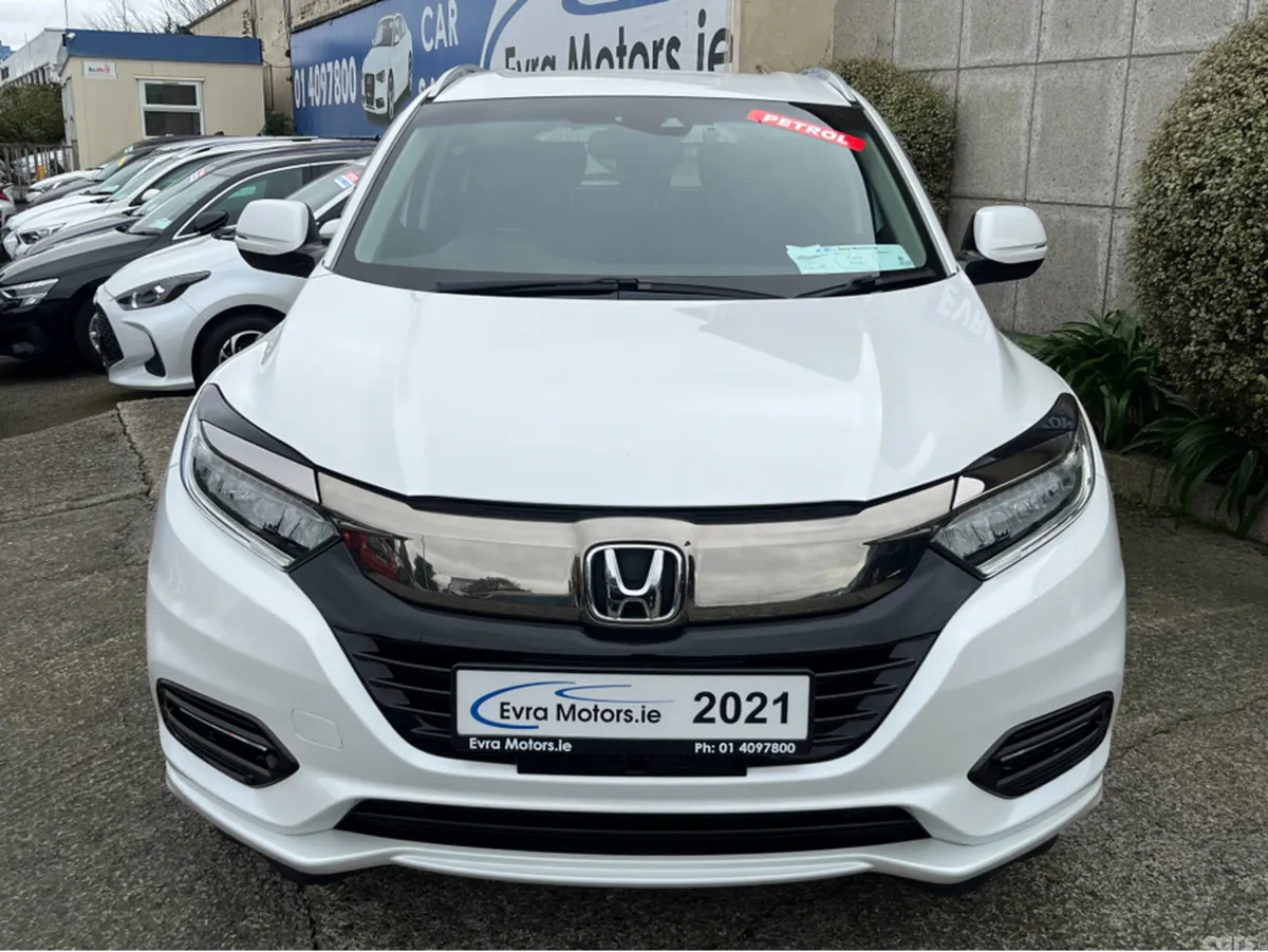 Honda Vezel SUV, Petrol Hybrid, 2021, White
