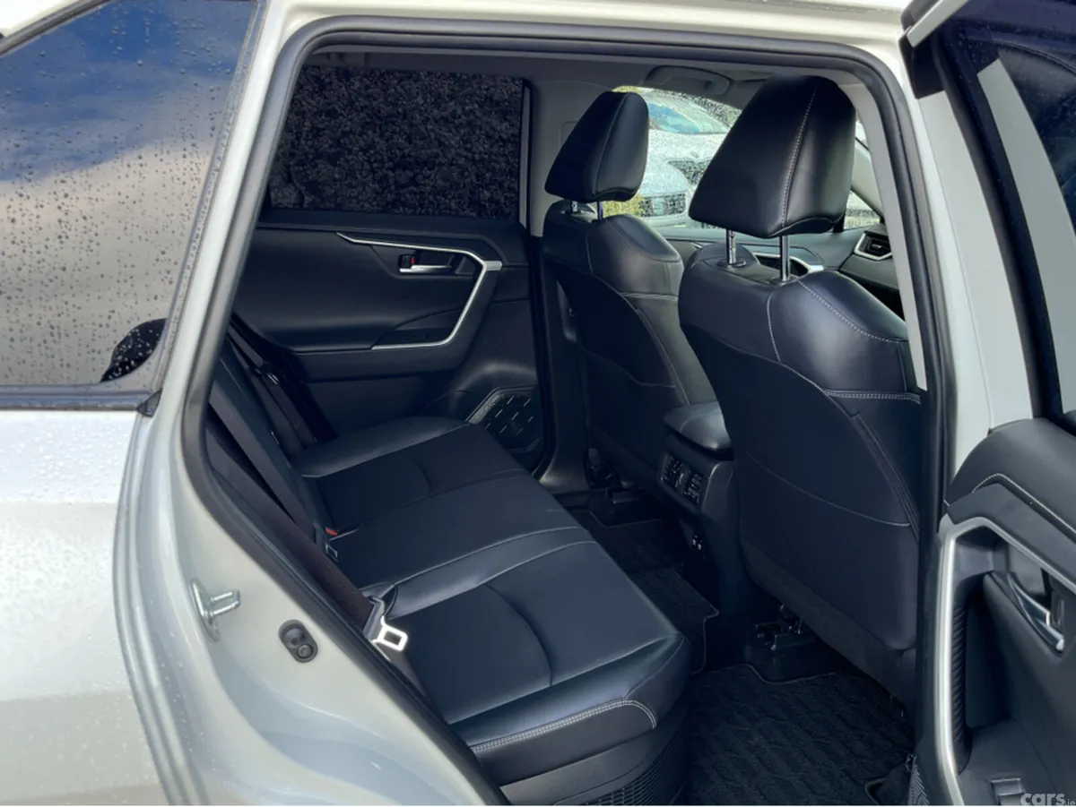 Toyota RAV4 SUV, Petrol Hybrid, 2019, White