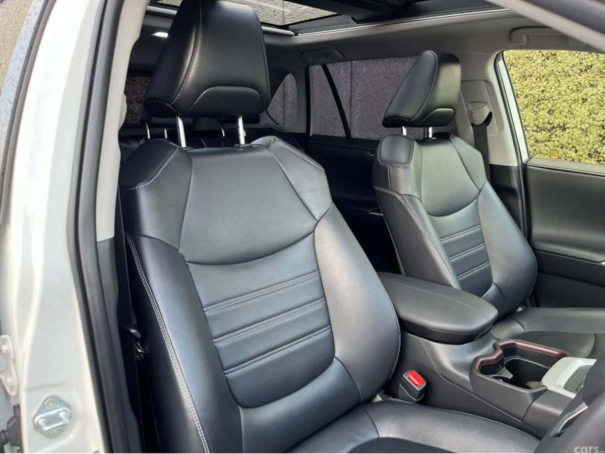 Toyota RAV4 SUV, Petrol Hybrid, 2019, White