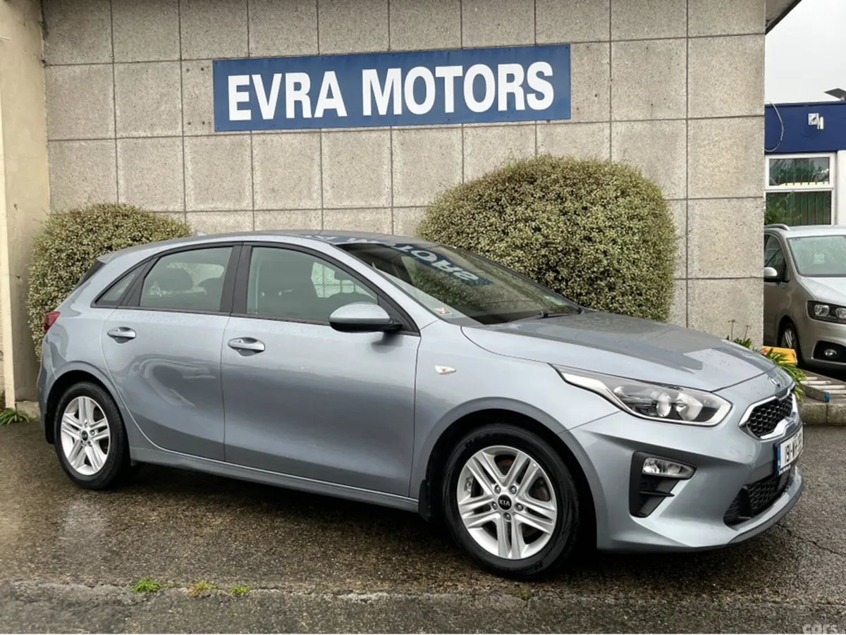 Kia Ceed Hatchback, Petrol, 2019, Grey