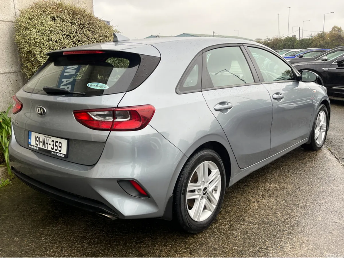 Kia Ceed Hatchback, Petrol, 2019, Grey