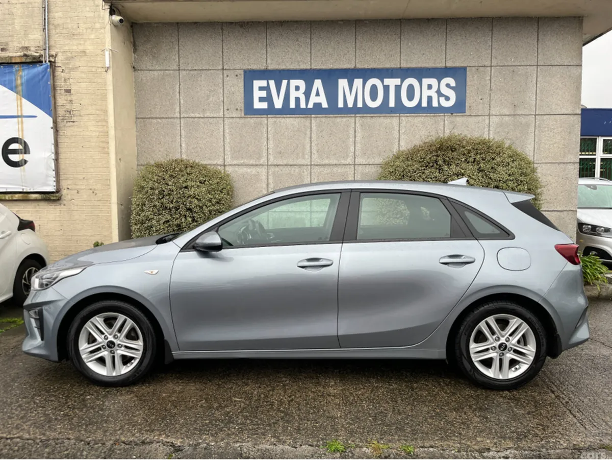 Kia Ceed Hatchback, Petrol, 2019, Grey