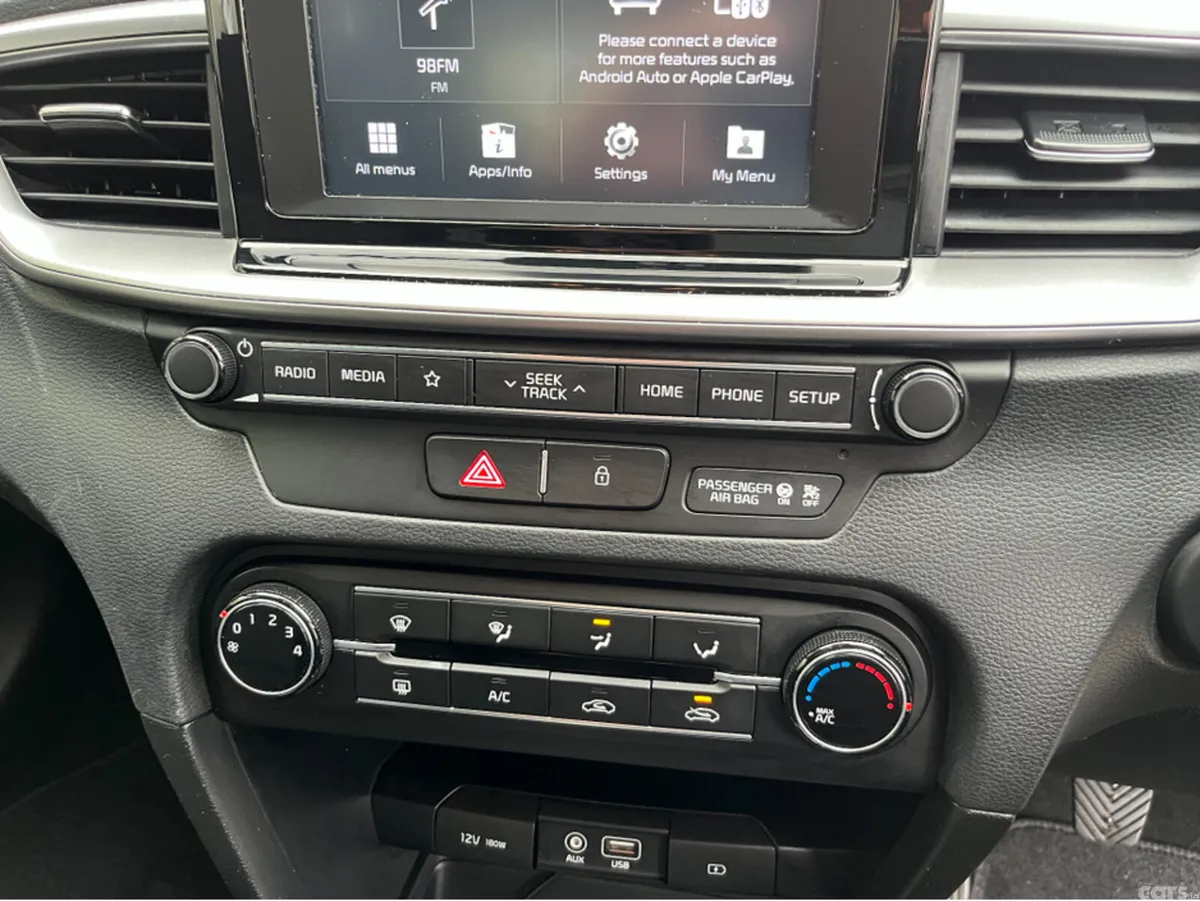 Kia Ceed Hatchback, Petrol, 2019, Grey