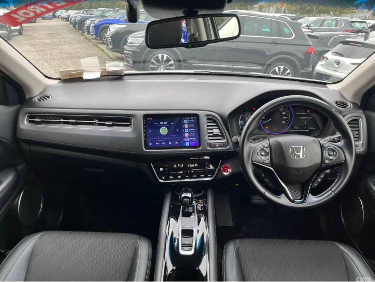 Honda Vezel SUV, Petrol Hybrid, 2021, White