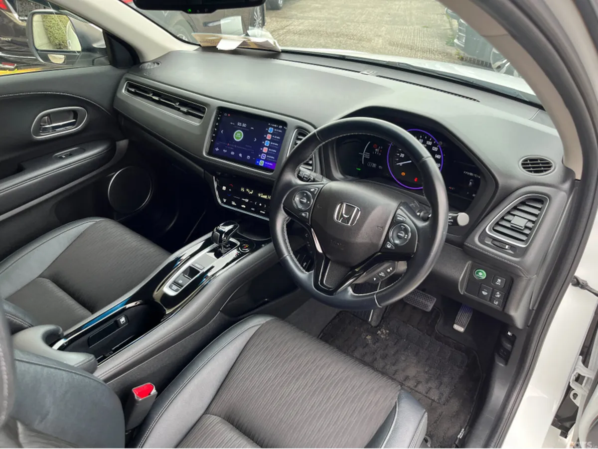 Honda Vezel SUV, Petrol Hybrid, 2021, White