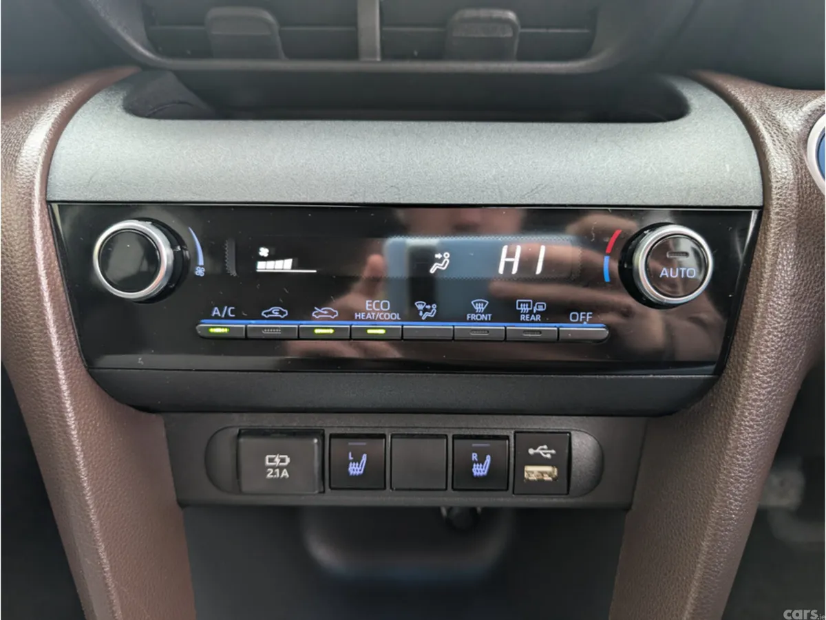 Toyota Yaris Cross Hatchback, Petrol Hybrid, 2022, White