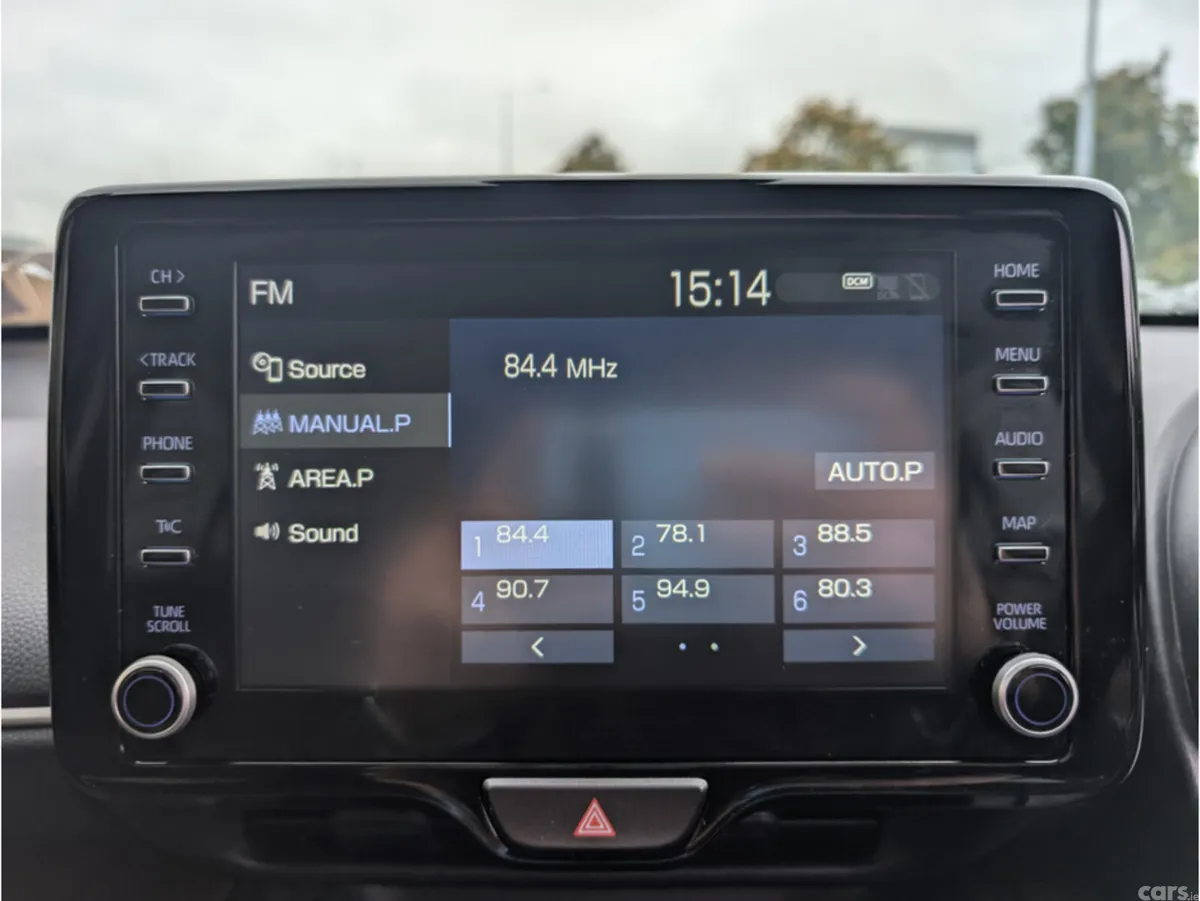 Toyota Yaris Cross Hatchback, Petrol Hybrid, 2022, White