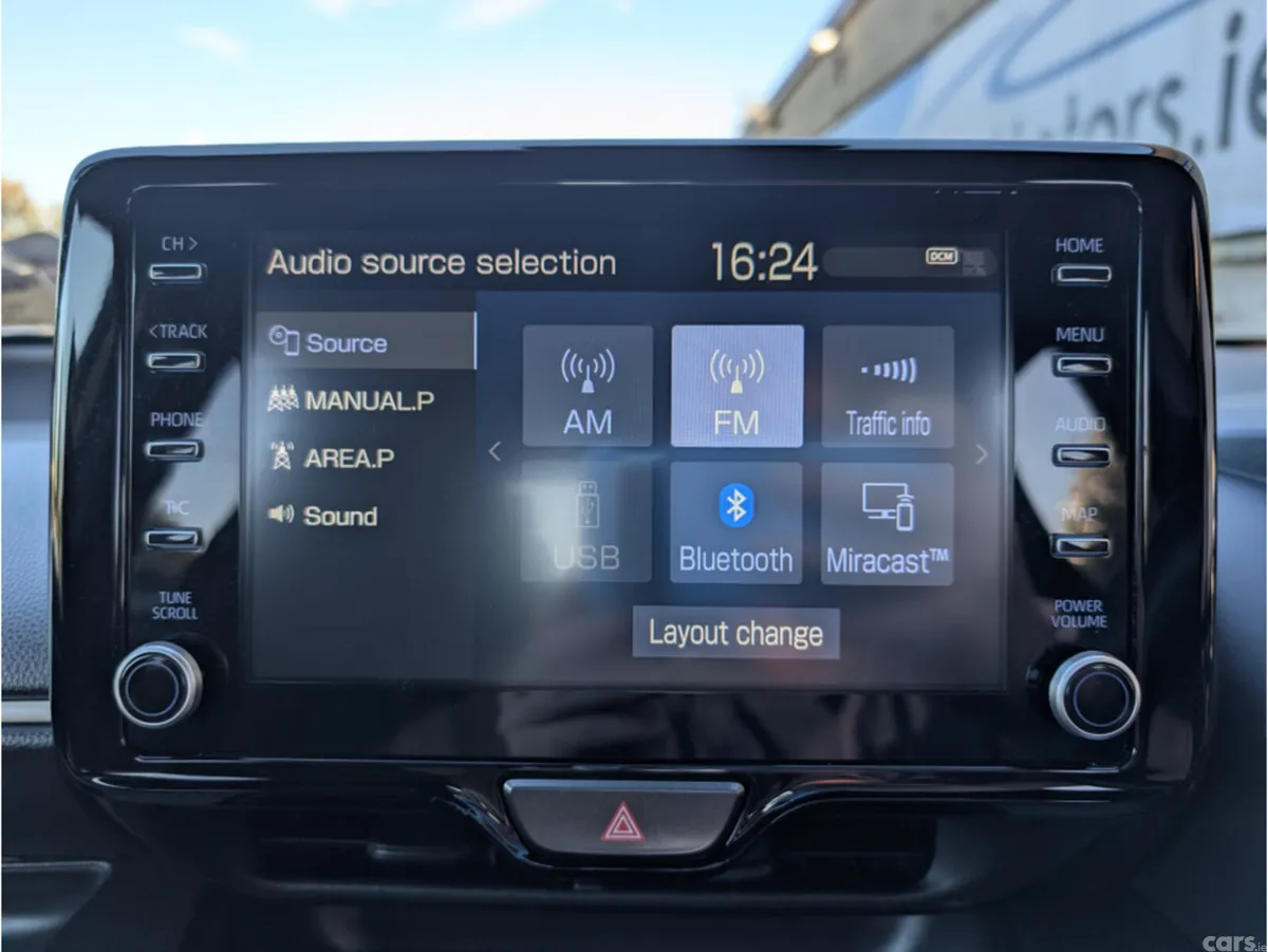 Toyota Yaris Hatchback, Petrol Hybrid, 2022, White