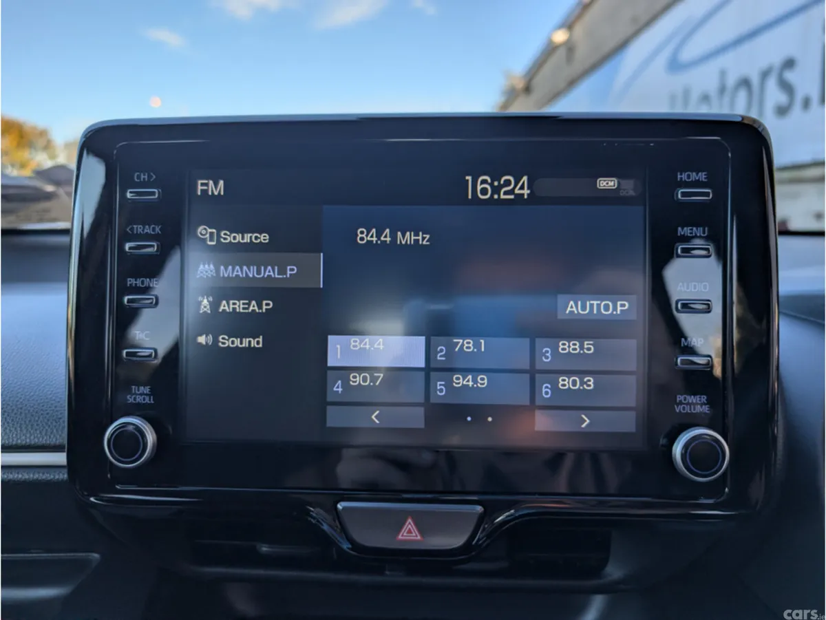 Toyota Yaris Hatchback, Petrol Hybrid, 2022, White