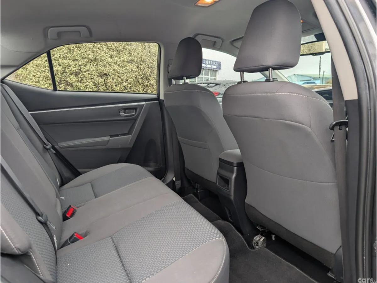 Toyota Corolla Saloon, Petrol, 2017, Grey