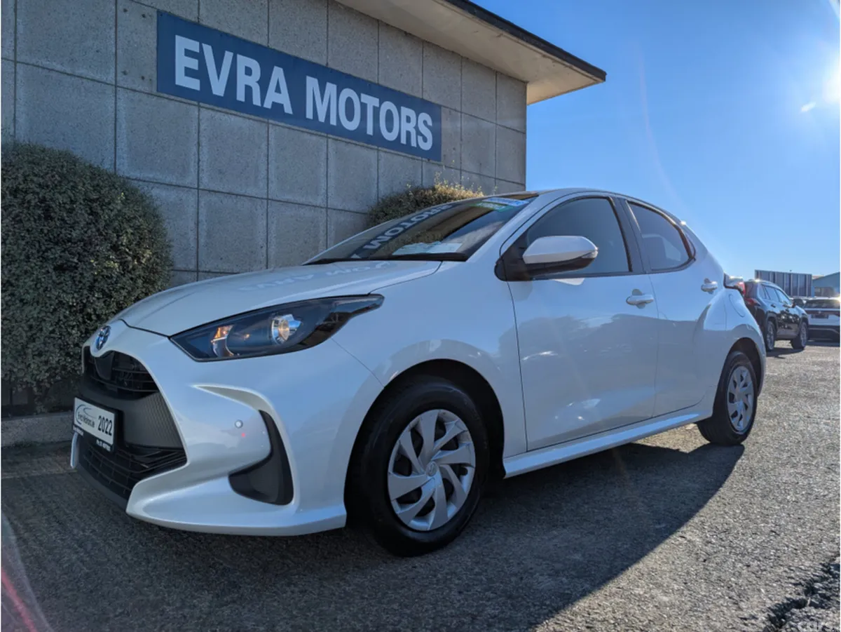 Toyota Yaris Hatchback, Petrol Hybrid, 2022, White