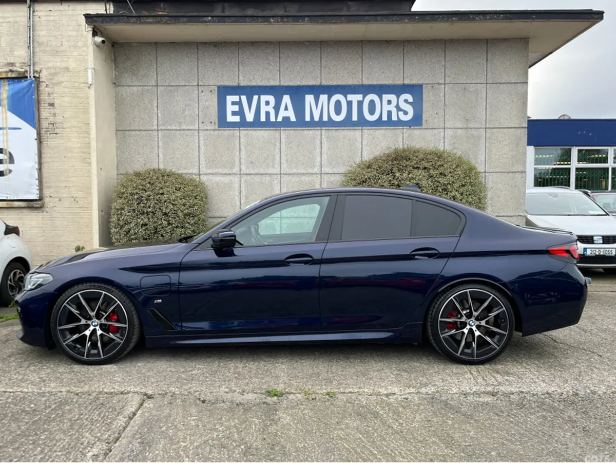 BMW 5-Series Saloon, Petrol Plug-in Hybrid, 2021, Blue