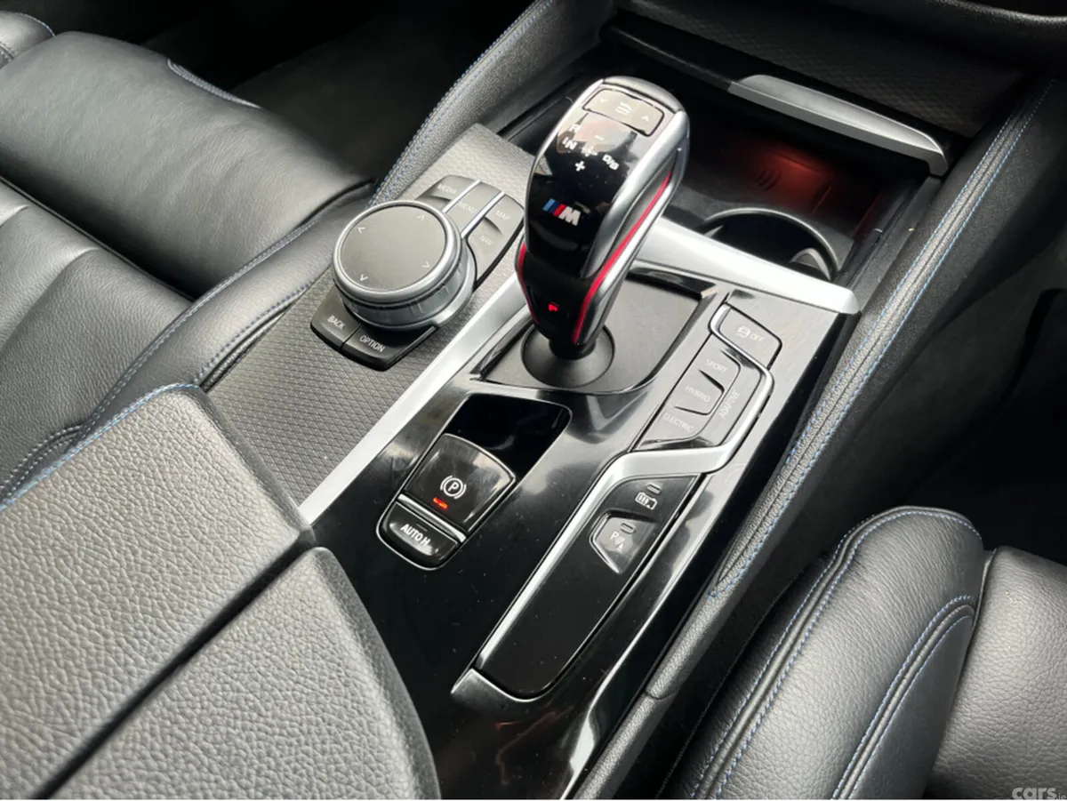 BMW 5-Series Saloon, Petrol Plug-in Hybrid, 2021, Blue