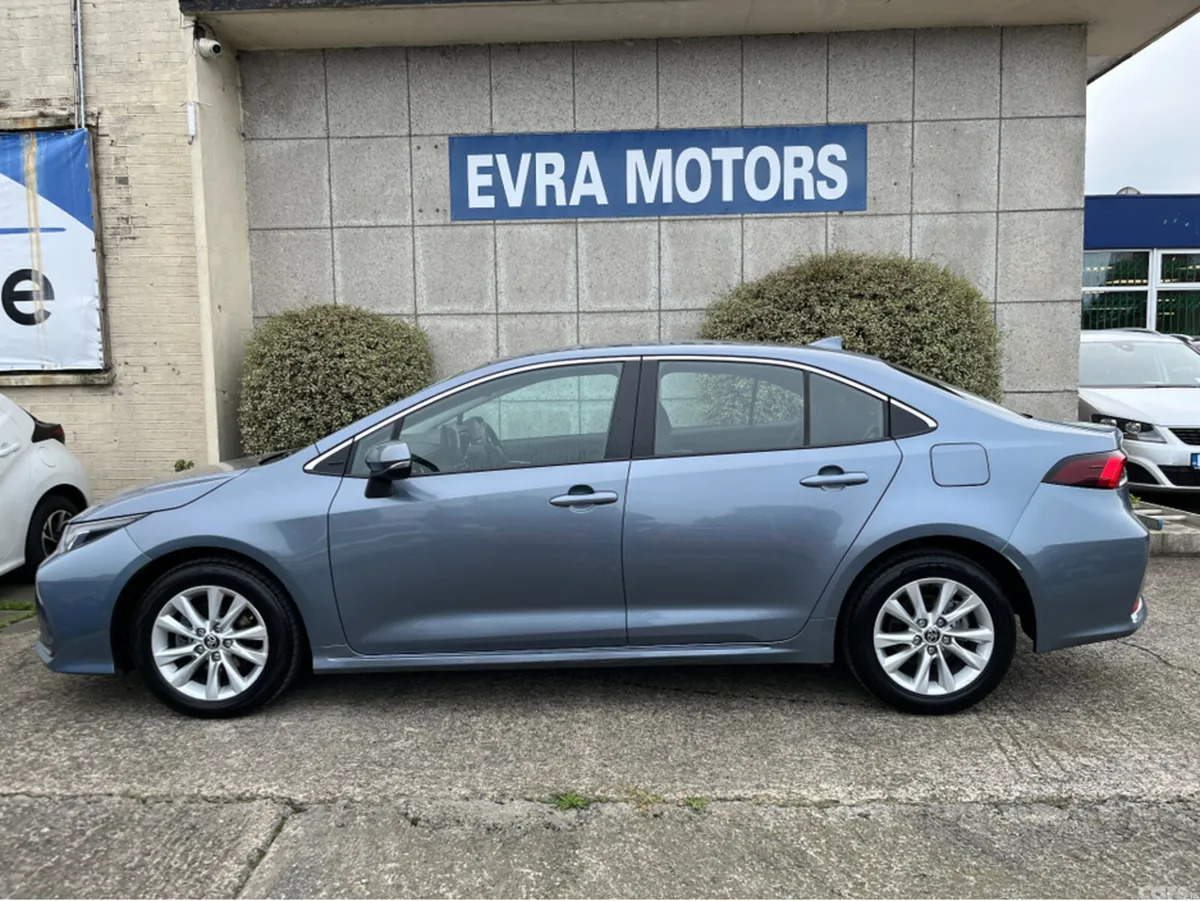 Toyota Corolla Saloon, Petrol Hybrid, 2025, Grey
