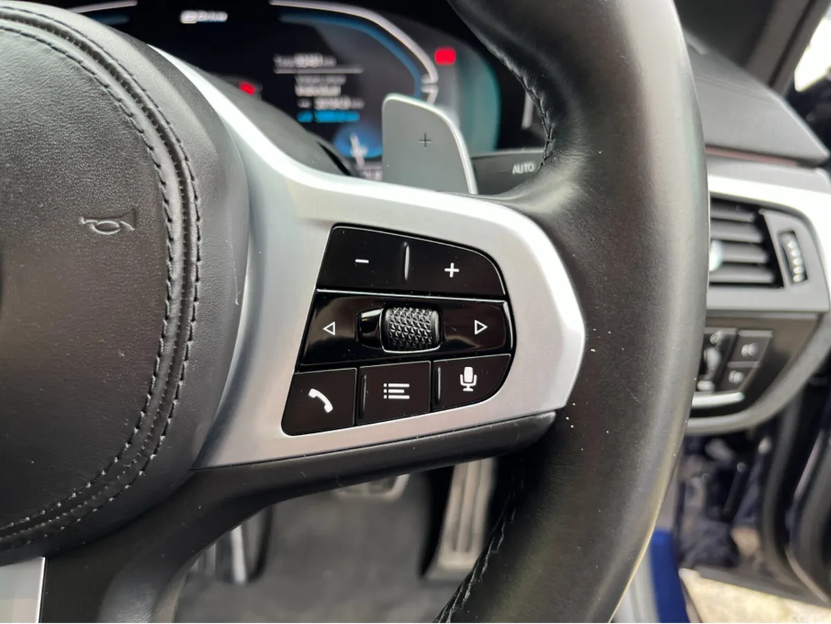 BMW 5-Series Saloon, Petrol Plug-in Hybrid, 2021, Blue