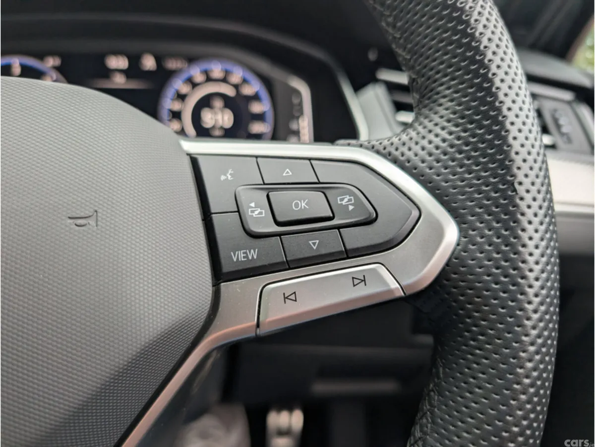 Volkswagen Passat Estate, Diesel, 2023, Grey