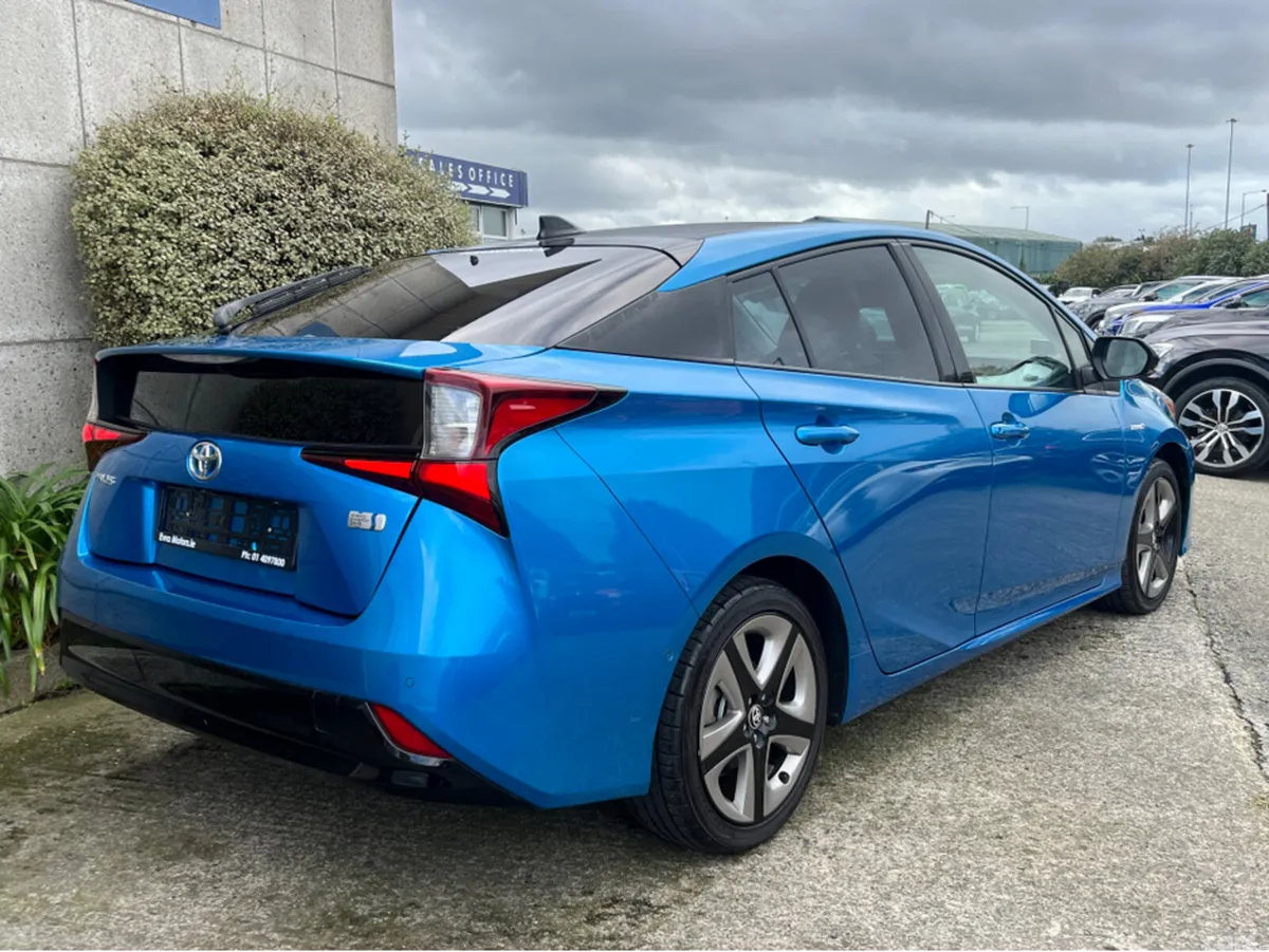 Toyota Prius Saloon, Petrol Hybrid, 2019, Blue