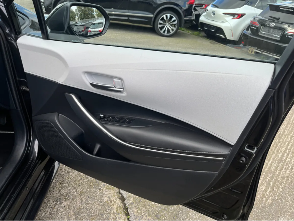 Toyota Corolla Estate, Petrol Hybrid, 2022, Black