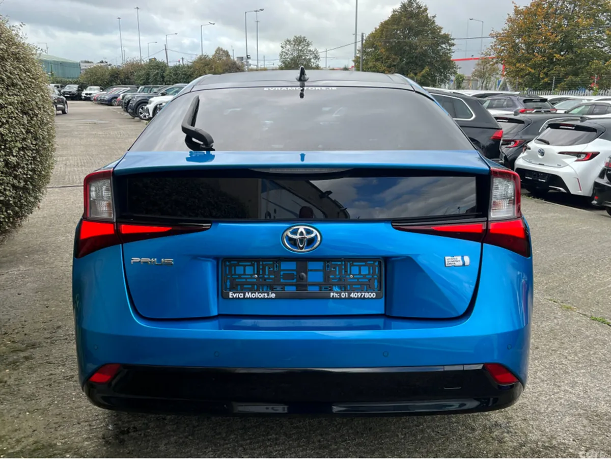Toyota Prius Saloon, Petrol Hybrid, 2019, Blue
